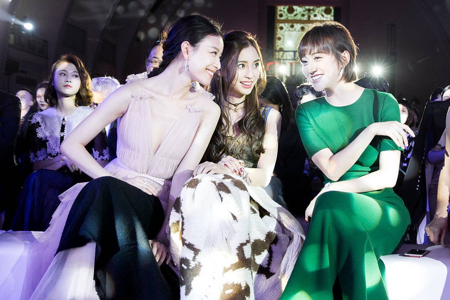 Showbiz Hoa ngu anh 1