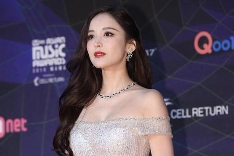 My nhan Trung Quoc bi che khi noi tieng Anh o MAMA hinh anh