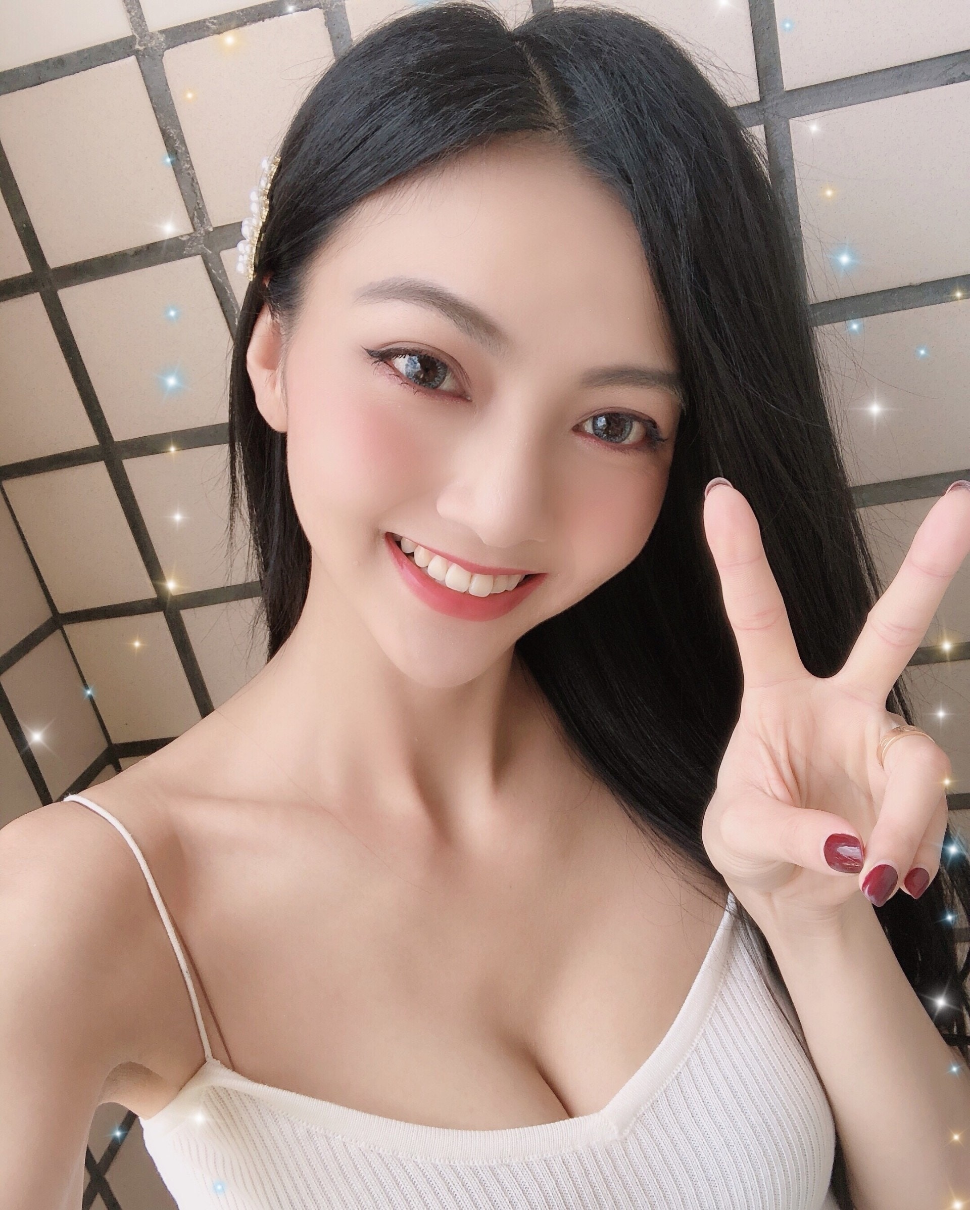 ca si Dai Loan,  sao Dai Loan, Ta Hoa Huyen dung can sa anh 2