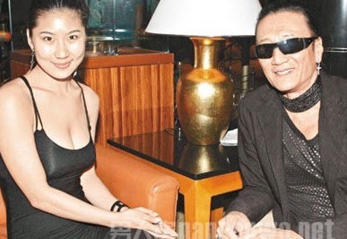 Ta Hien tai hop tinh tre kem 49 tuoi hinh anh