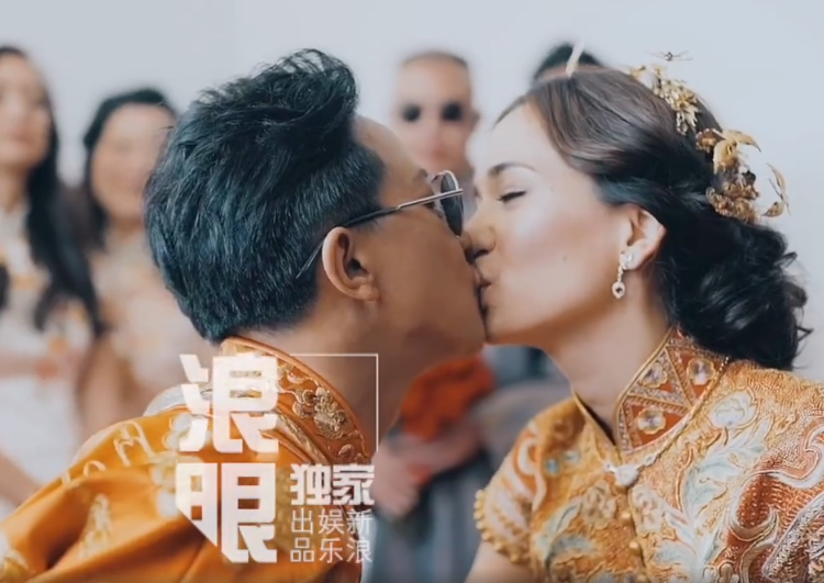 Tai tu 'Dai thoai Tay du' hon vo trong le cuoi hinh anh