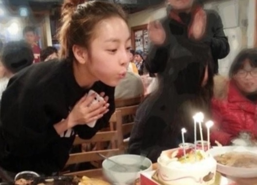 Anh trai nghen ngao nho Goo Hara trong ngay sinh nhat hinh anh