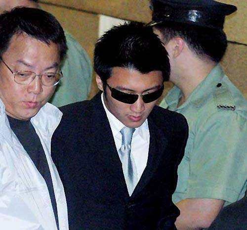 Sao hoa ngu lai xe sau khi uong ruou anh 12