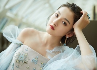 'Na Tra' Tong To Nhi phu nhan hen ho tai tu hon 16 tuoi hinh anh