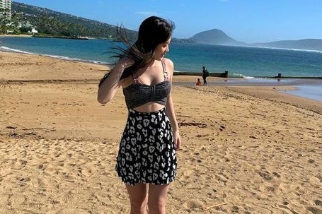 Con gai Ly Lien Kiet khoe sac voc o tuoi 17 hinh anh