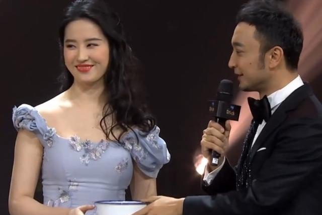 Luu Diec Phi, Pham Bang Bang bi kiem tra so do co the tren truyen hinh hinh anh