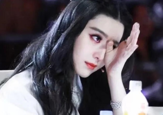 Vi sao nghe si van bi che trach du quyen trieu USD cho Vu Han? hinh anh