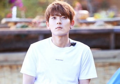 Ca si Trung Quoc bi cam len may bay vi nghi nhiem virus corona hinh anh