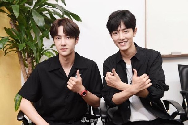 Dong nghiep chi 43 trieu USD hat cang Tieu Chien khoi showbiz? hinh anh