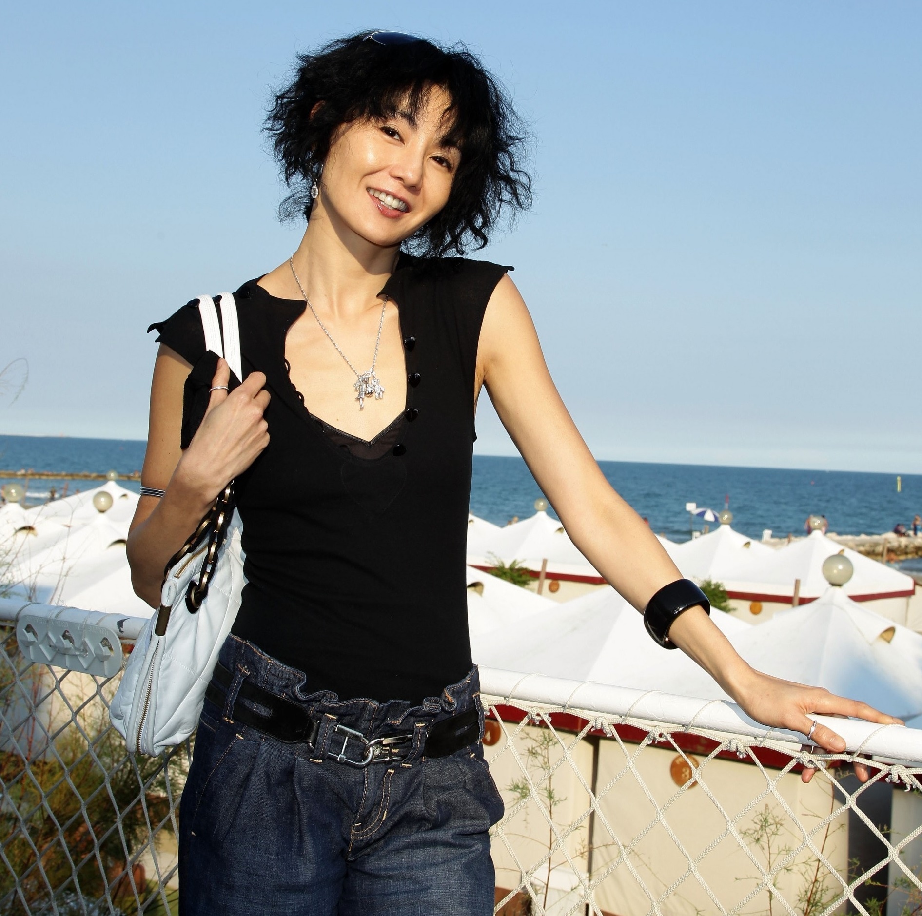 Bieu tuong nhan sac Hong Kong anh 6