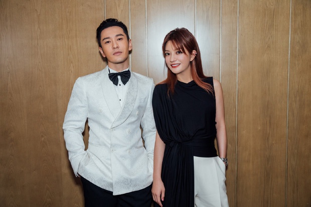 hau truong showbiz Hoa ngu anh 1