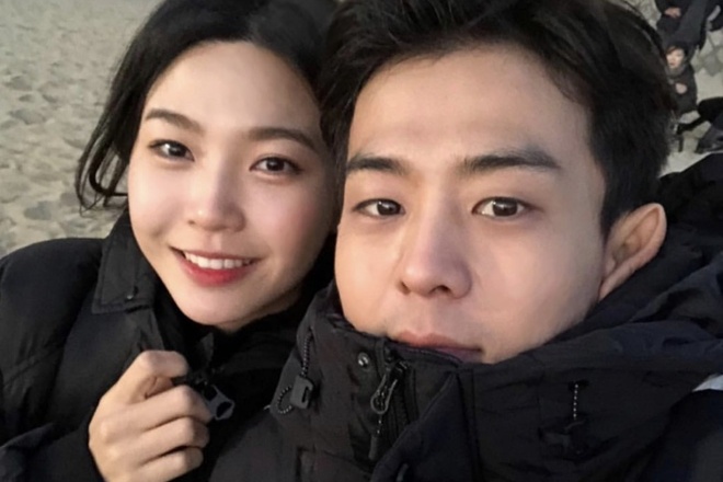 Nghe si Han bi sa thai, nhan phat vi du lich voi ban gai va day chui hinh anh