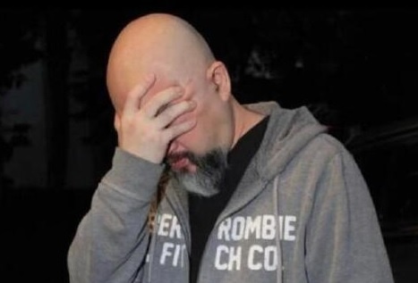 Chong my nhan Dai Loan tu giam minh sau khi vo qua doi hinh anh