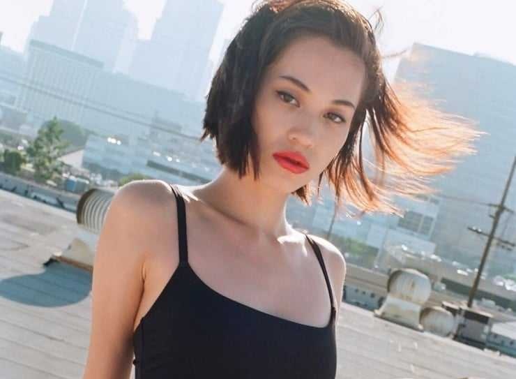 Sieu mau Nhat bi 20 nguoi dan ong xem chup anh ban nude hinh anh