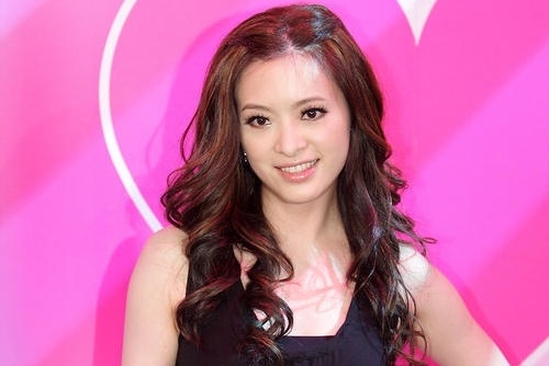 Sao nu Dai Loan qua doi sau 45 ngay hon me hinh anh