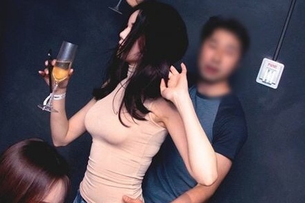 Nghe si, CEO Han tham gia phong chat tinh duc trieu USD? hinh anh