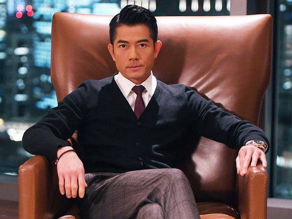 Showbiz Hoa ngu anh 1