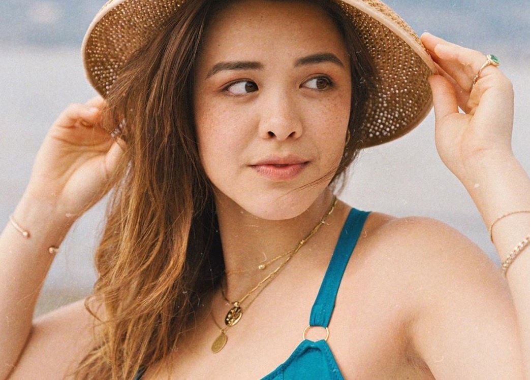 Nhan sac lai Tay quyen ru o tuoi 22 cua con gai Chung Le De hinh anh