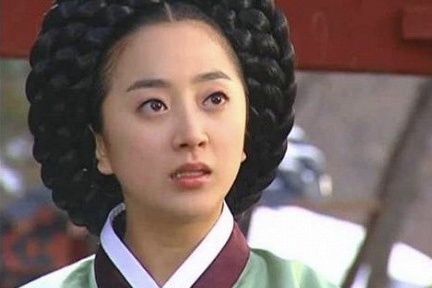 Sao nu 'Dae Jang Geum' ket hon o tuoi 41 hinh anh