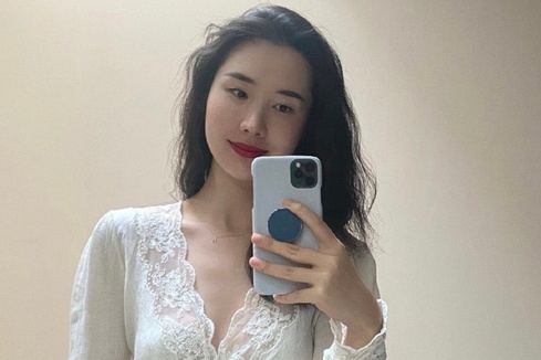 Vo dep nhu hoa hau khui vu chu tich Taobao ngoai tinh kieu nu 8X hinh anh