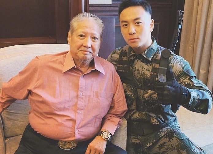 Cuoc song giau sang va quan he rong cua Thich Tieu Long o tuoi 32 hinh anh