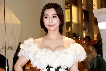 Pham Bang Bang, Ly Tieu Lo bi cam livestream hinh anh