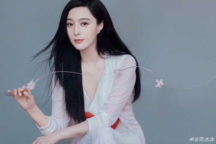 Pham Bang Bang,  Ly Tieu Lo anh 2