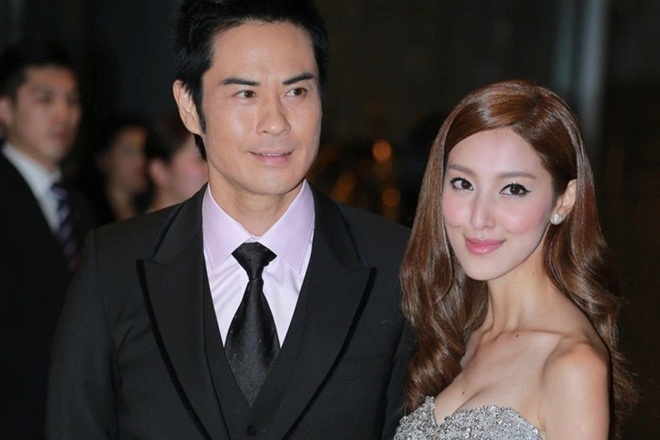 Hoa hau 9X mang thai con thu 2 voi Trinh Gia Dinh hinh anh