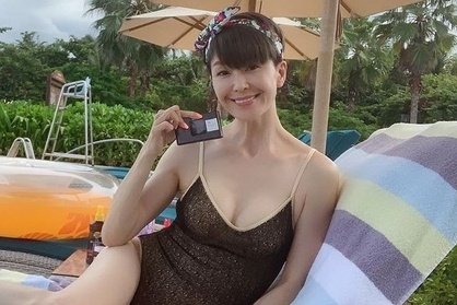 Cuoc song hien tai cua hoa hau mat chong sau 13 ngay cuoi hinh anh