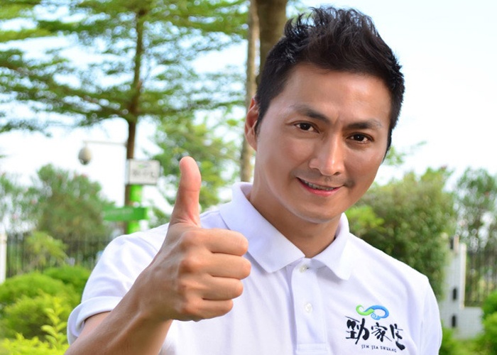 Ha Gia Kinh, Chau Tinh Tri va cac sao nam ngoai 50 tuoi chua cuoi vo hinh anh