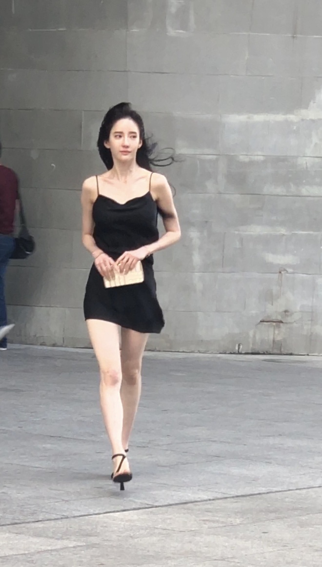 nguoi mau lo mat that anh 2