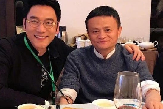 Ca si doi doi thanh trieu phu nho loi khen cua Jack Ma hinh anh