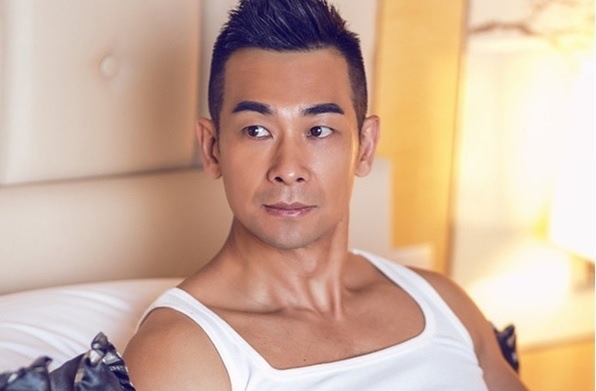 Trieu Van Trac bi chi trich vi vuot den do tren pho hinh anh