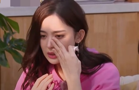 Co Luc Na Trat khung hoang, rung toc thuong xuyen hinh anh