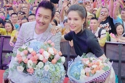 Ly Nhuoc Dong nhay tren nen nhac cua Phan Manh Quynh hinh anh