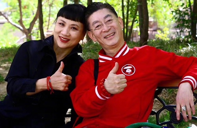 Vo chong Luc Tieu Linh Dong ky niem 32 nam ket hon hinh anh