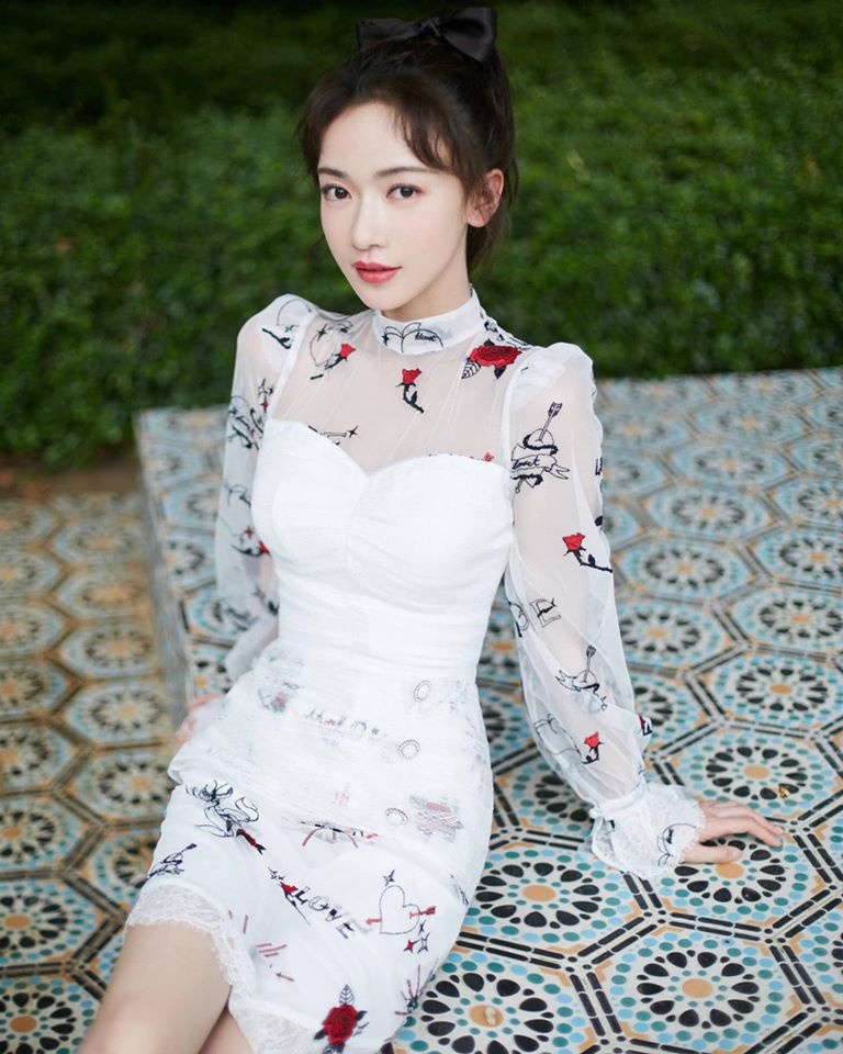 Ngô Cẩn Ngôn bị Vu Chính ghẻ lạnh ảnh 2 Ngo Can Ngon bi Vu Chinh ghe lanh anh 2