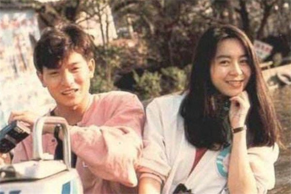 Sao Hoa ngu giau giem chuyen ket hon,  co con anh 5