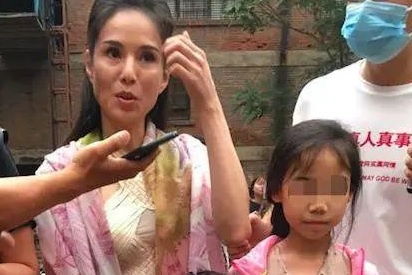 Ly Nhuoc Dong lo ve kem sac o anh khong chinh sua hinh anh