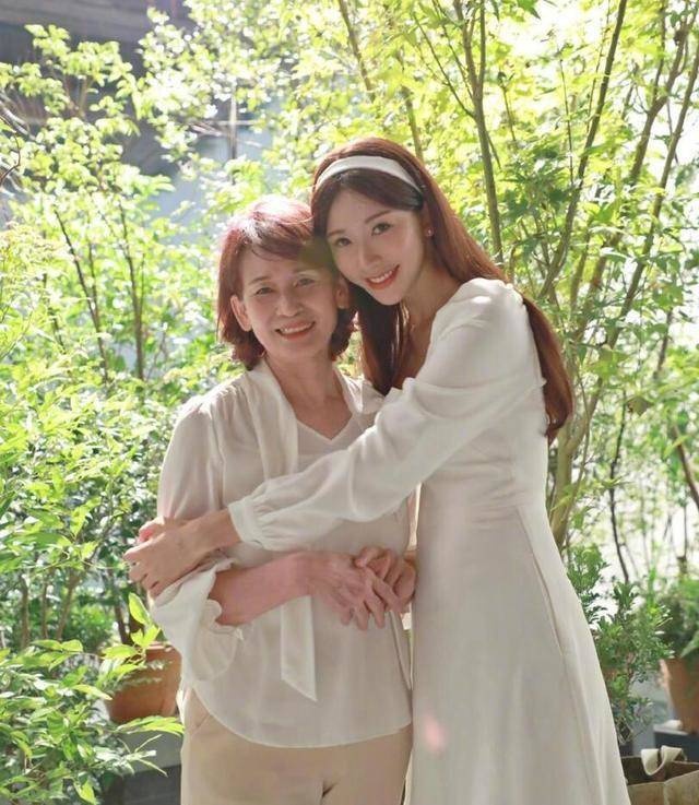 Cuoc song hon nhan cua Lam Chi Linh anh 1