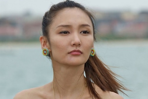 Nu dien vien Trung Quoc bi bat vi su dung ma tuy hinh anh