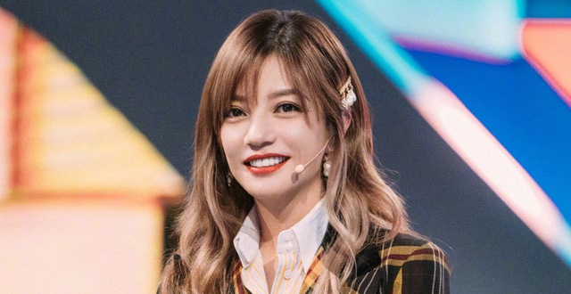 Trieu Vy xoa toan bo anh chong hinh anh