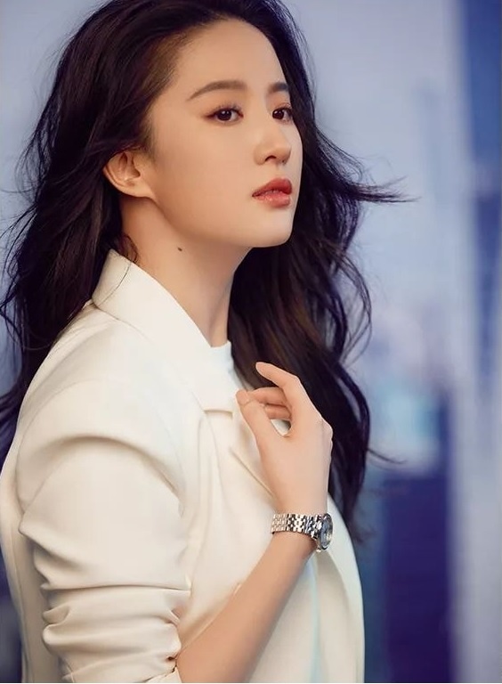 Luu Diec Phi cach day 12 nam anh 3