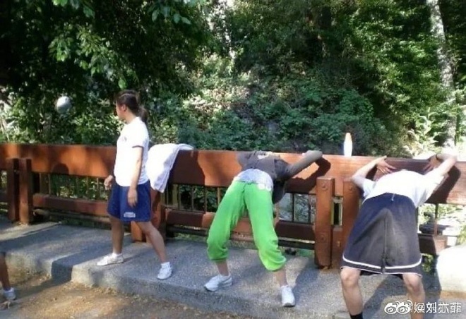 Lưu Diệc Phi cách đây 12 năm ảnh 1 Luu Diec Phi cach day 12 nam anh 1