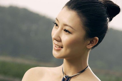 ‘Kinh thanh tu my’ Cam Vy khon don vi chong dai gia bo tron sau vo no hinh anh