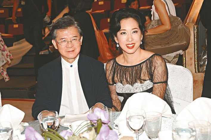 Cuoc song cua hoa hau Chu Linh Linh anh 1