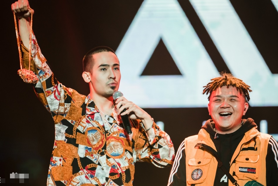 MC Trung Quoc linh an tu sau khi mo tiec ma tuy hinh anh