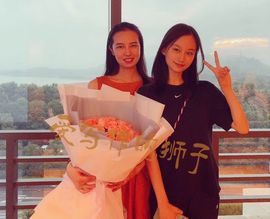 Nguoi dep 10X Trung Quoc gay chu y anh 8