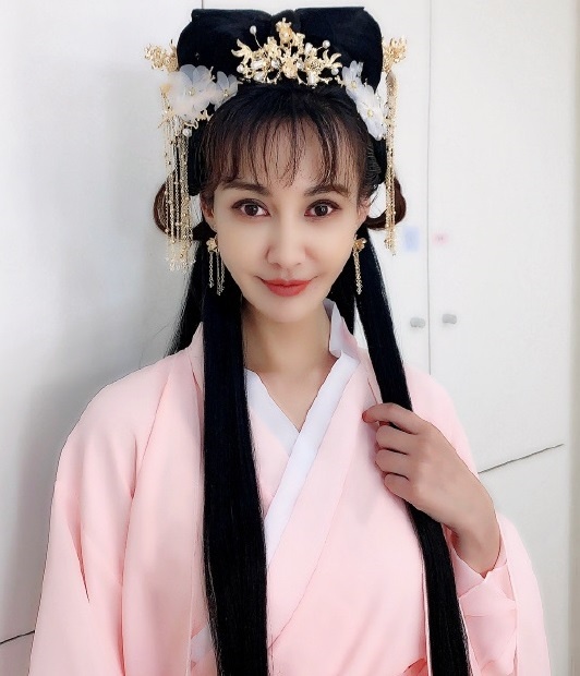 My nhan Duong Tuyet tham my anh 1