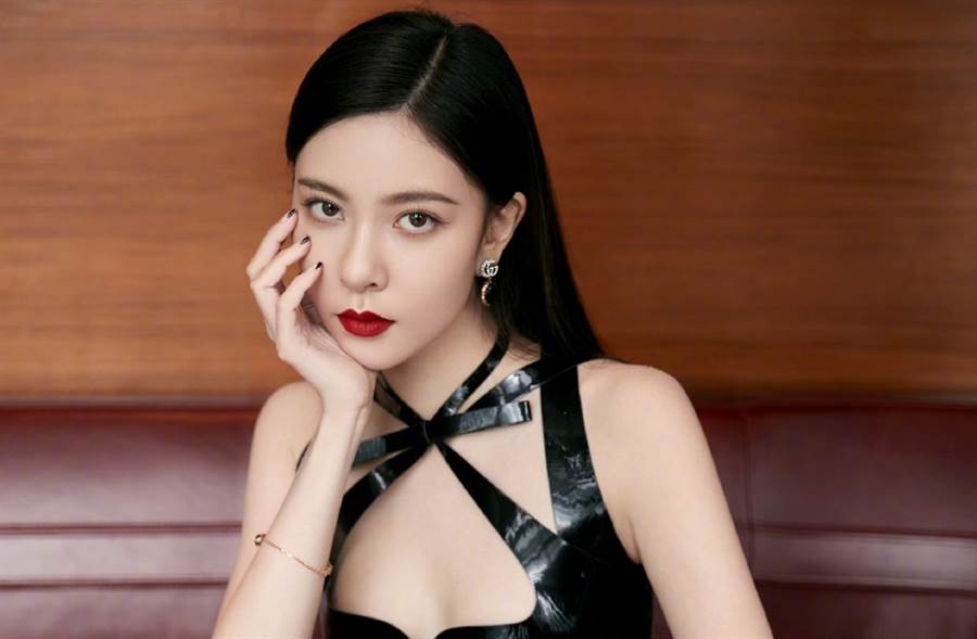 Tong Nghien Phi - my nhan hanh xu kheo khi biet ban trai ngoai tinh hinh anh